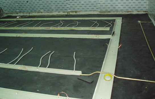 ���ϵ�y(t��ng)������Դ��UPS�Դ�����ܿ��{(di��o)�����׽ӵء���늹�